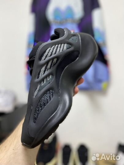 Кроссовки Adidas yeezy boost 700 v3