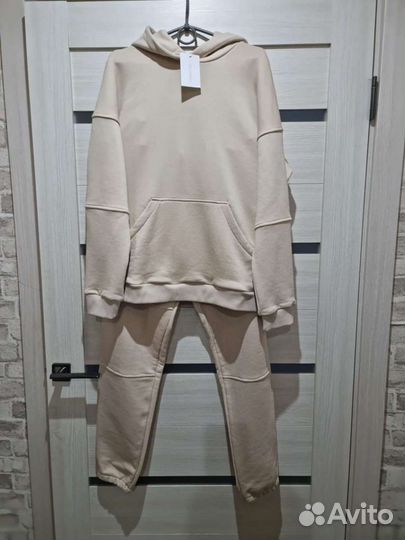 Костюм спортивный женский новый