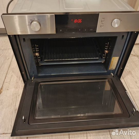 Встраиваемая духовка с функцией свч Samsung