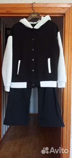 Спортивный костюм женский