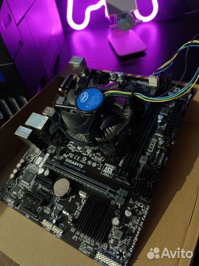 Материнская плата с процессором