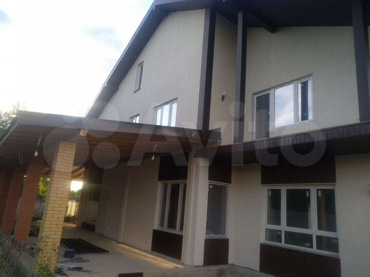 Дом 400 м² на участке 12 сот.