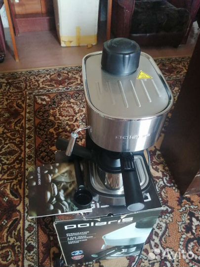 Кофеварка рожковая polaris