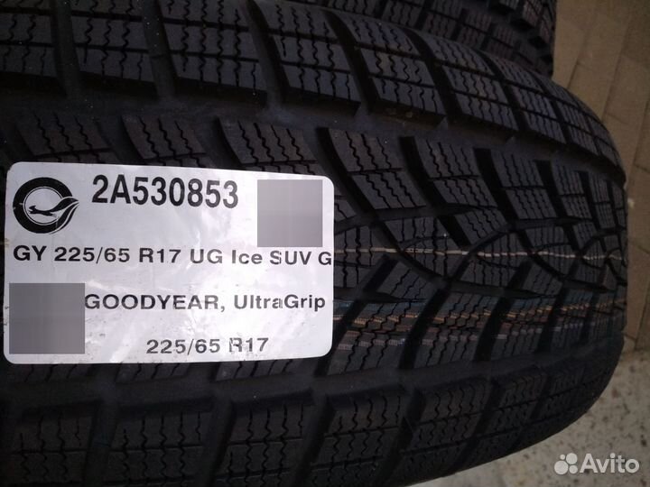 Goodyear UltraGrip Ice SUV 225/65 R17 102T