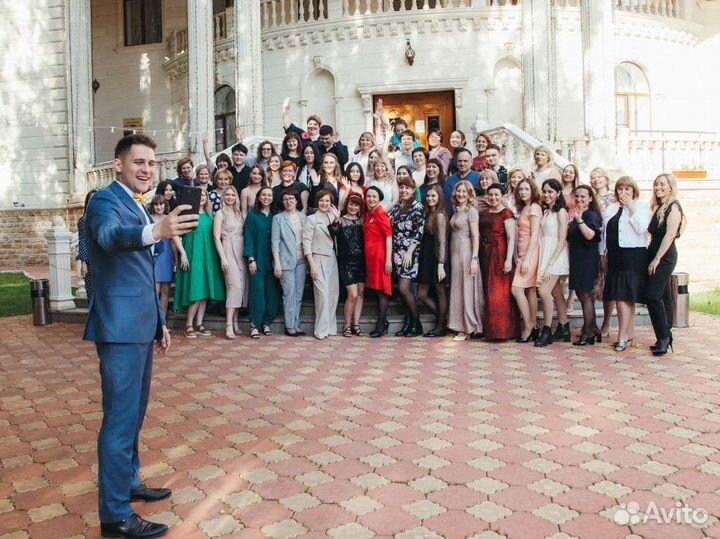 Ведущий, певец, тамада