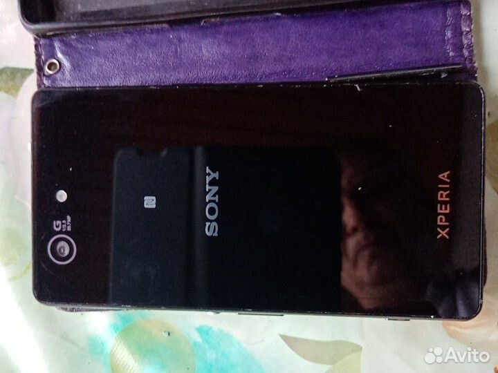 Телефон Sony Z3 kompajt