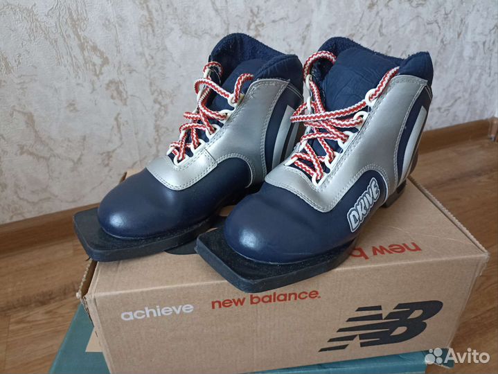 Лыжные ботинки детские 33 размер