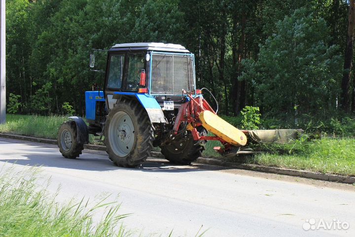Покос травы и борщевика