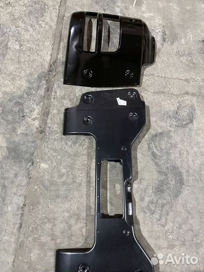 Бампер передний T5G правая часть оригинал