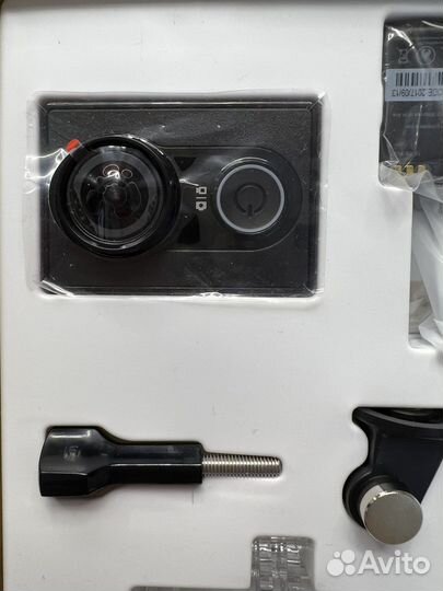 Экшн камера xiaomi yi новая