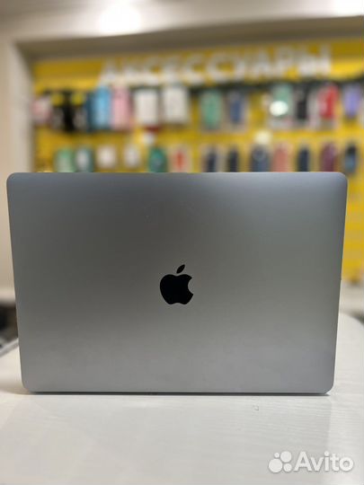 MacBook Pro 13 2017 Retina 8/256gb