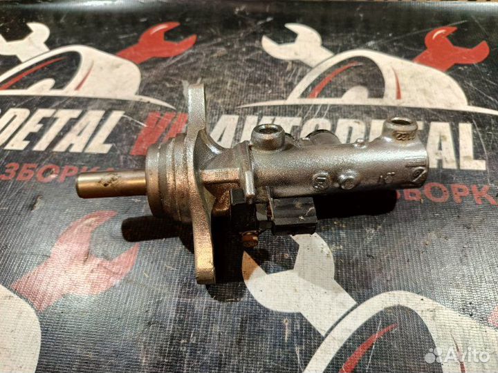 Главный тормозной цилиндр Skoda Rapid седан