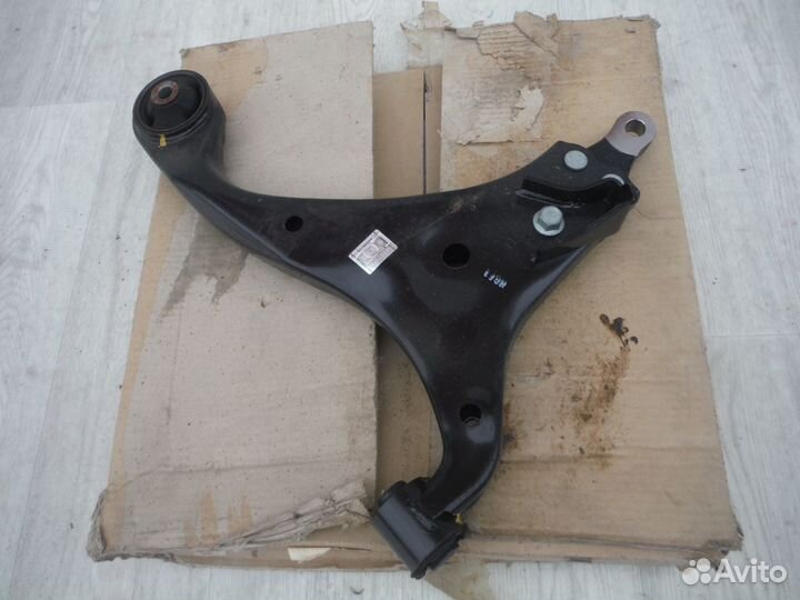 Рычаг подвески передний правый KIA Ceed 1 Sorento 2 2010