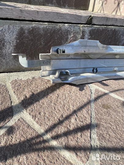 Усилитель переднего бампера Audi A4 B6