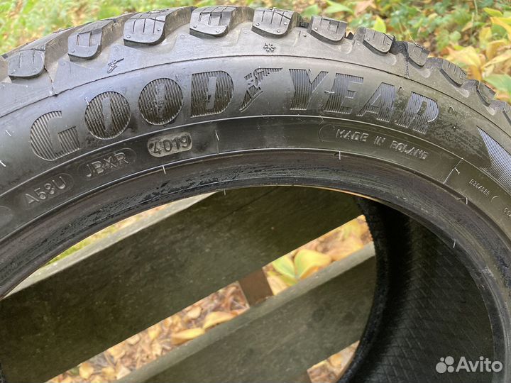 Goodyear Ultragrip Ice Arctic 245/45 R18