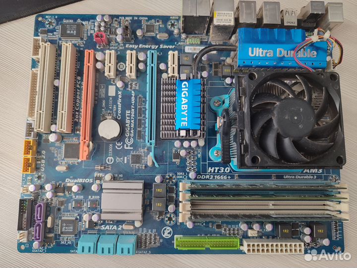 Материнская плата с процессором и памятью