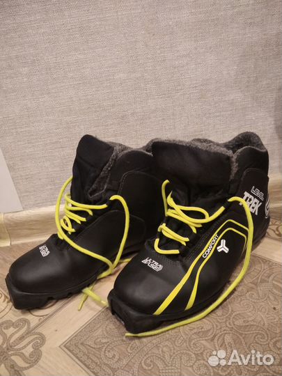 Лыжные ботинки
