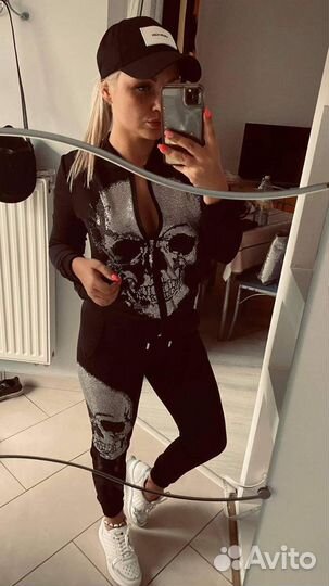 Спортивный костюм женский с черепом