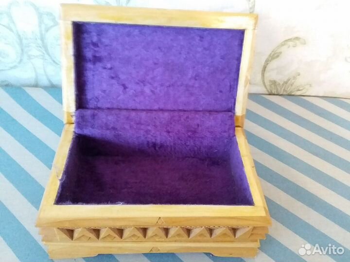 Шкатулка резная