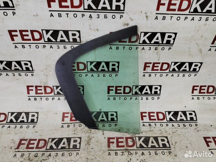 Форточка двери задняя левая Volkswagen Passat B7