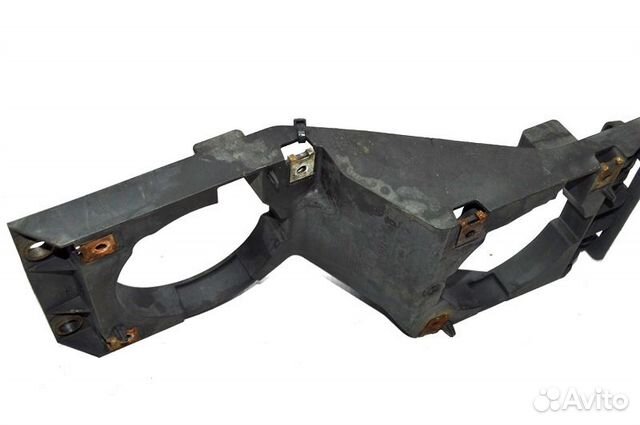 Рамка противотуманной фары, левая scania R-Series