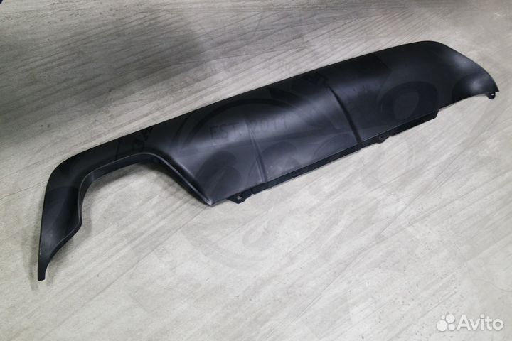 Задний бампер 