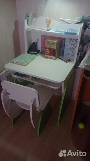 Стол письменный детский