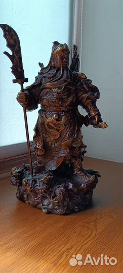 Китаец Гуань гун и 9 Драконов