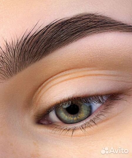 Коррекция бровей воском и окрашивание