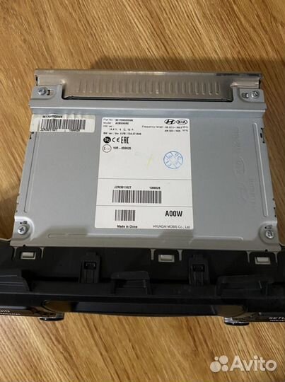 Штатное головное устройство (магнитола)