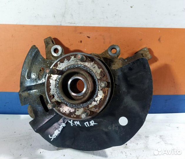 Кулак поворотный передний правый Kia Sorento 2 XM