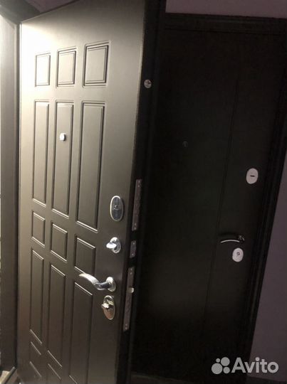 Установка входных металлических дверей и откосов