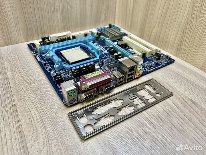 Материнская плата AM3 GigaByte GA-M68MT-S2P