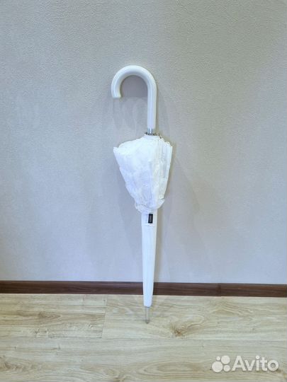 Зонт с кружевами