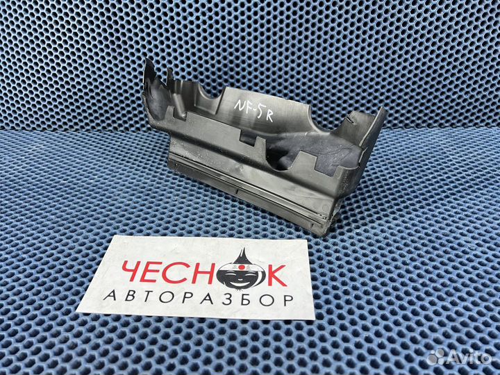 Воздуховод радиатора правый VW Touareg 2010-2014