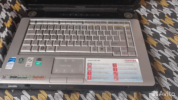 Toshiba Satellite A200-1M8