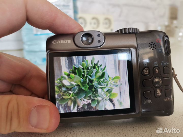 Компактный фотоаппарат canon