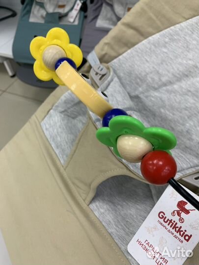 Шезлонг для новорожденных Luxmom (светлый хаки)