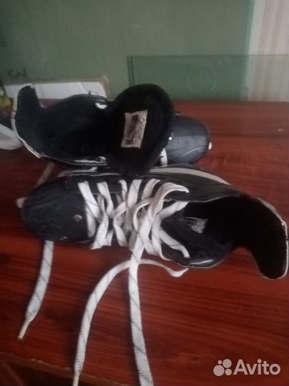 Продам коньки детские