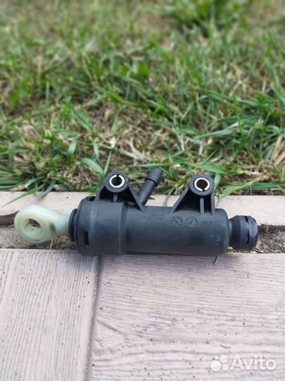 Главный цилиндр сцепления BMW 3 e46