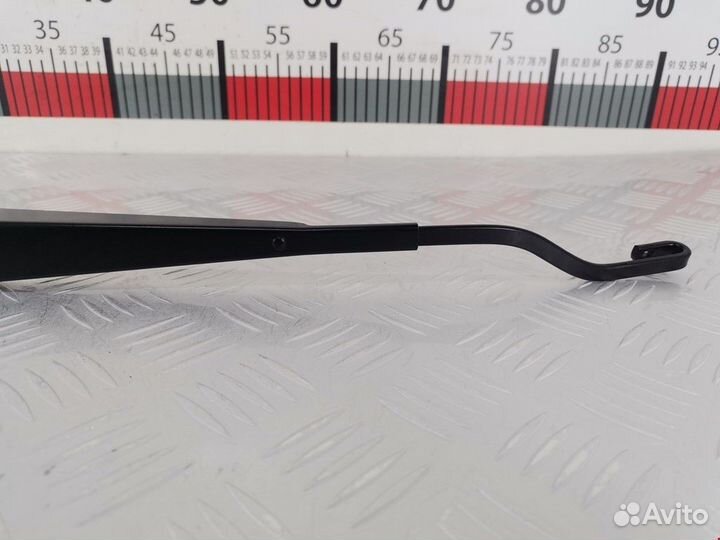 Щеткодержатель (поводок стеклоочистителя, дворник)