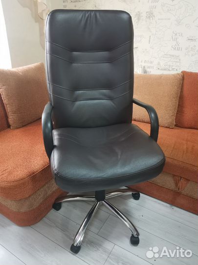 Офисные кресла