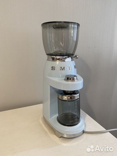 Кофемолка Smeg CGF01pbeu