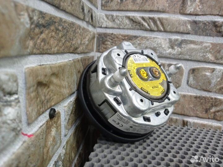 Подушка безопасности в рулевое колесо Porsche Maca