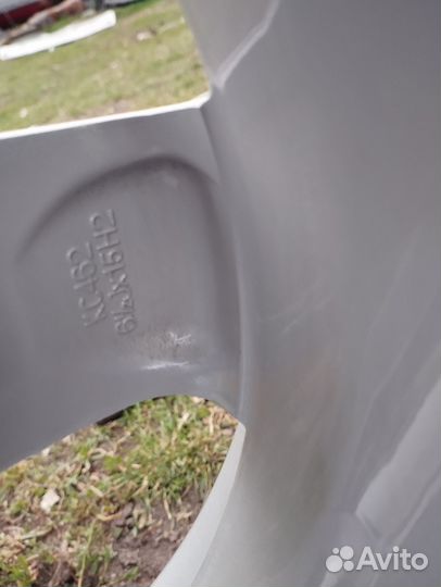 Диск литой r 15 Нива