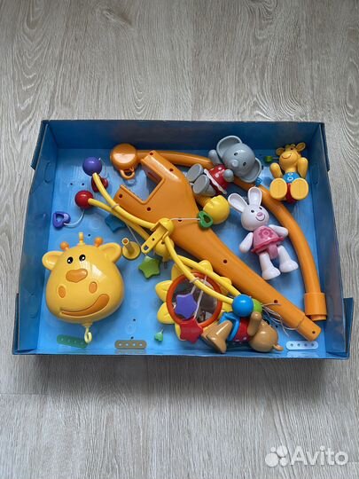 Музыкальный мобиль на кроватку