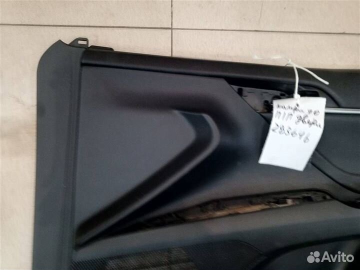 Обшивка двери передней правой Toyota Camry XV70 2