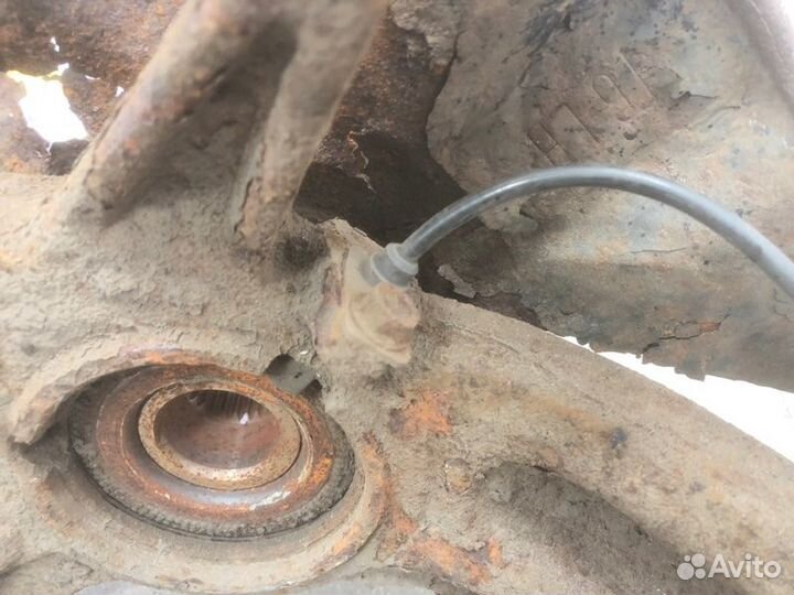 Кулак поворотный передний левый Mazda Mazda6