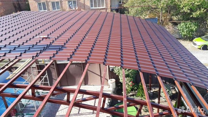 Монтаж полуарочного навеса