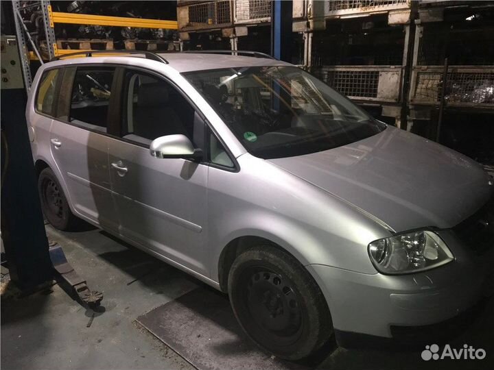 Разбор на запчасти Volkswagen Touran